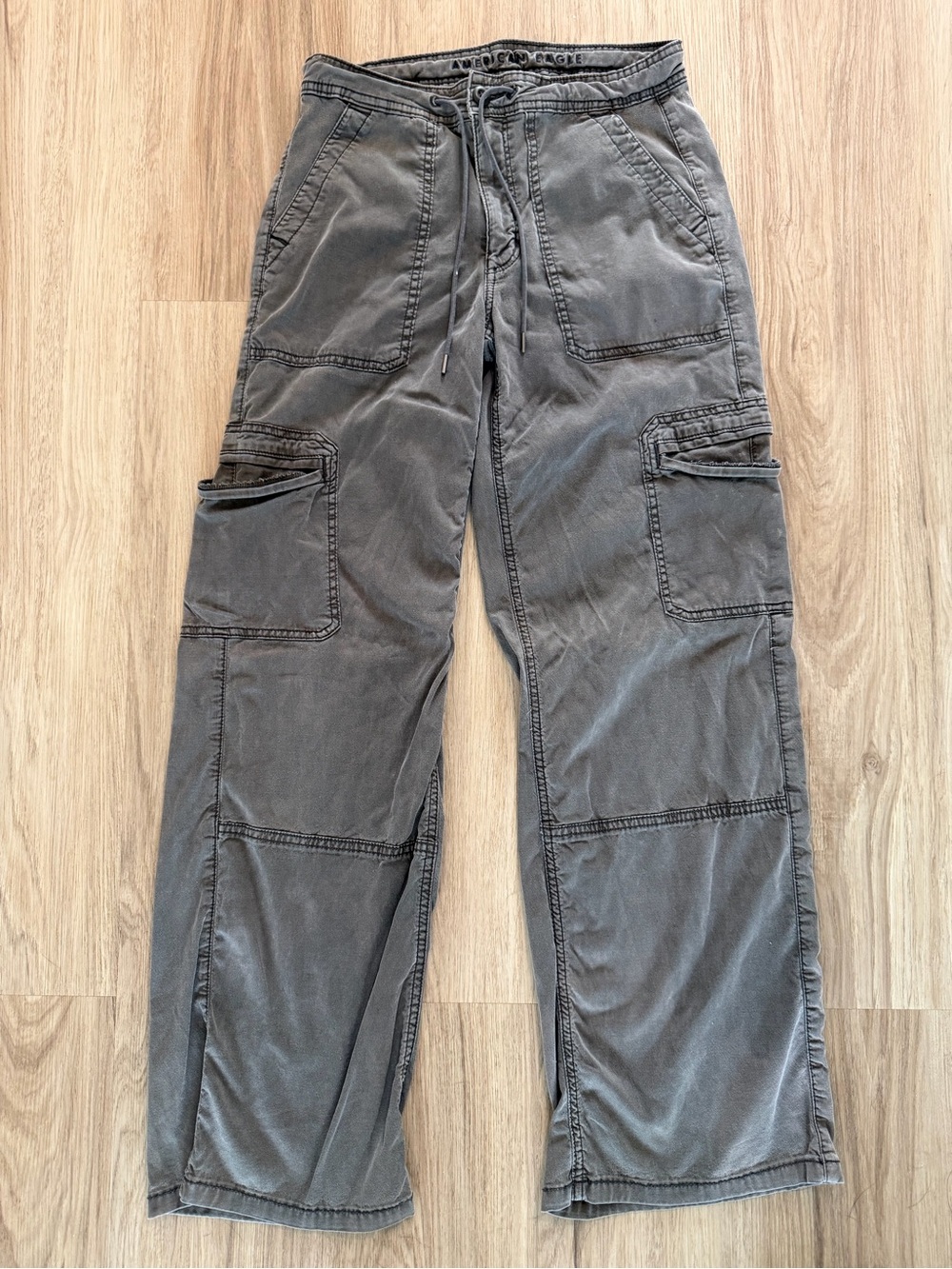 American Eagle Outfitters Gray Wide Leg Cargo Pants